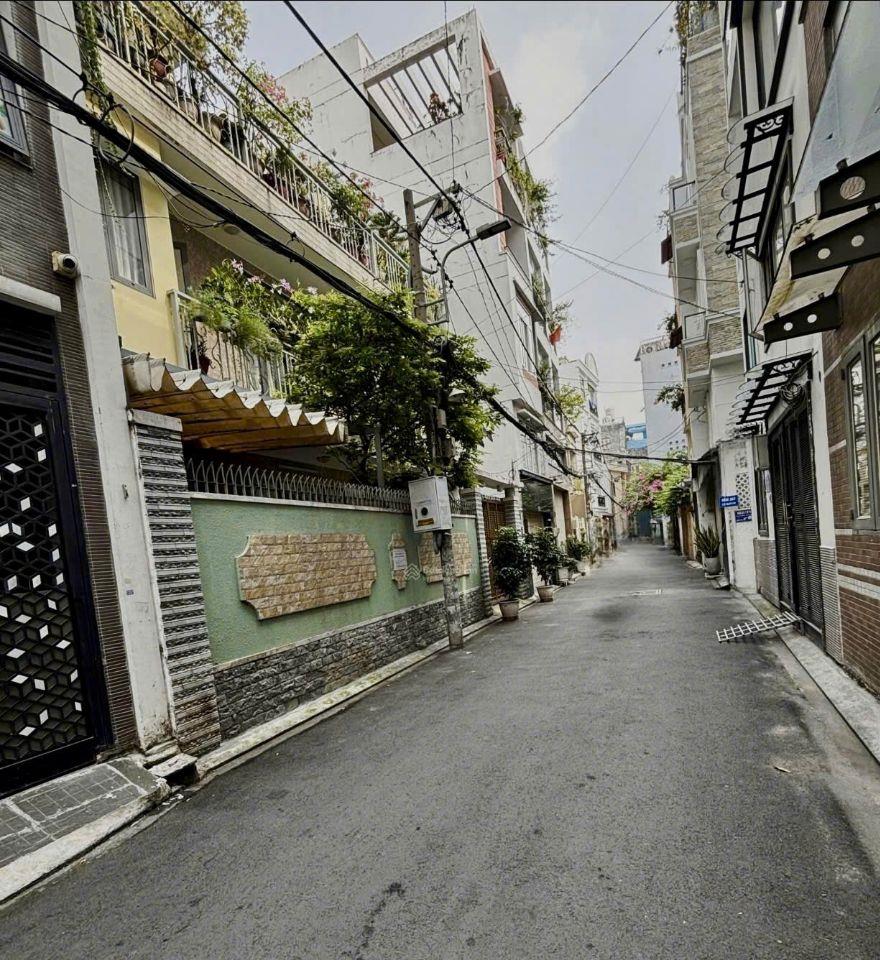 BÁN NHÀ 5 TẦNG,HXH, HUỲNH VĂN BÁNH, P11, PHÚ NHUẬN.DT:4X11, GIÁ;12,5 TỶ