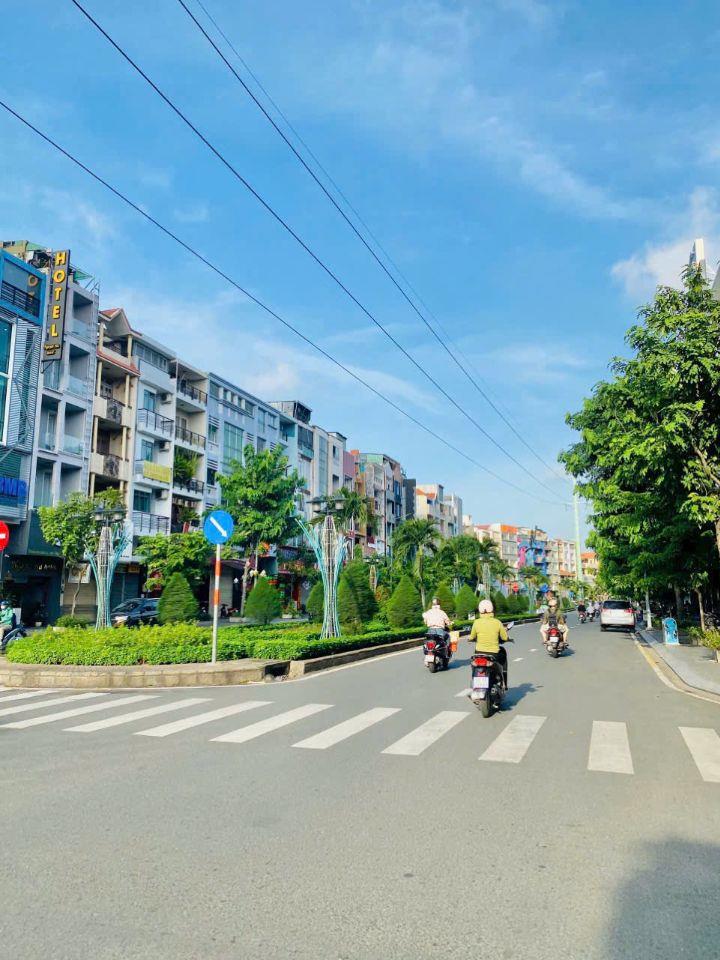 BÁN NHÀ PHAN XÍCH LONG, P2, PHÚ NHUẬN.DT:9X17, 1TR1L, GIÁ:30 TỶ