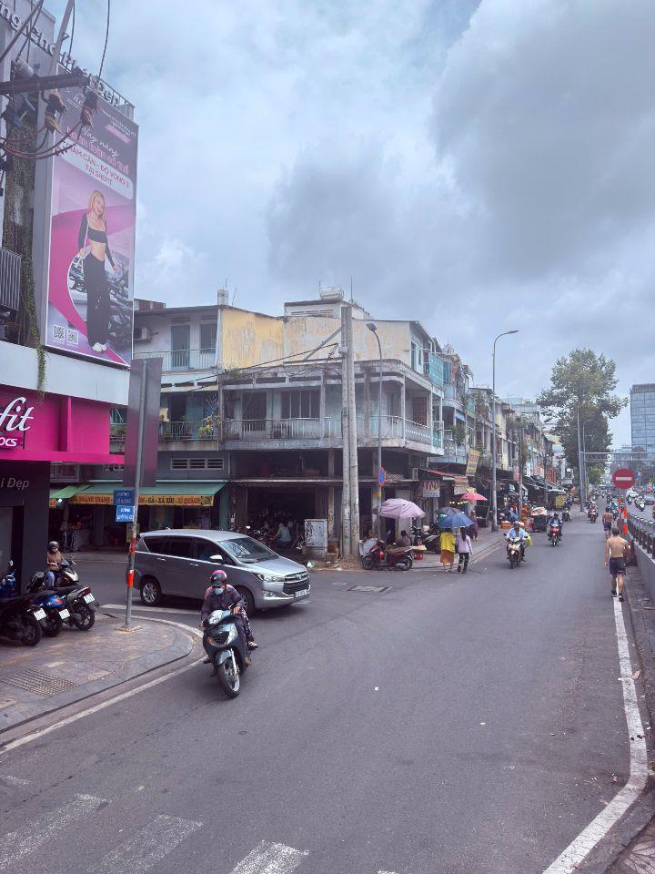 MẶT TIỀN NGUYÊN THÁI HỌC, P CẦU ÔNG LÃNH, Q1.DT:4,25X20. 1TR3L, GIÁ: 32 TỶ