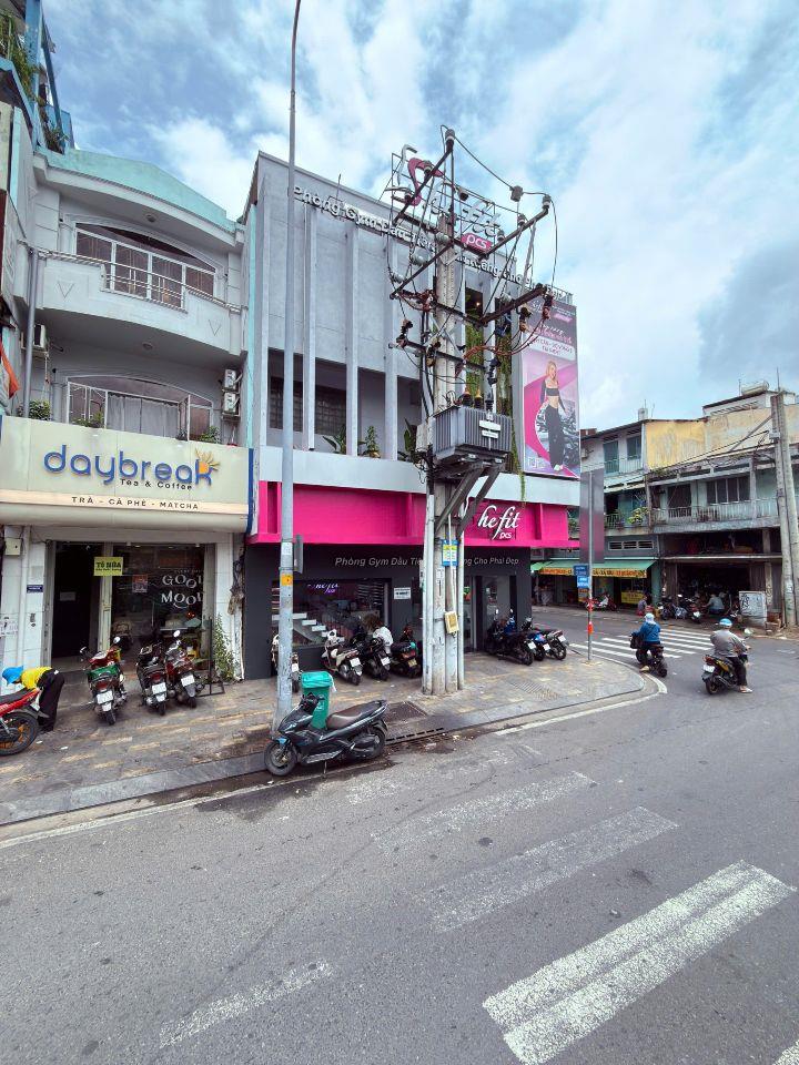 MẶT TIỀN NGUYÊN THÁI HỌC, P CẦU ÔNG LÃNH, Q1.DT:4,25X20. 1TR3L, GIÁ: 32 TỶ
