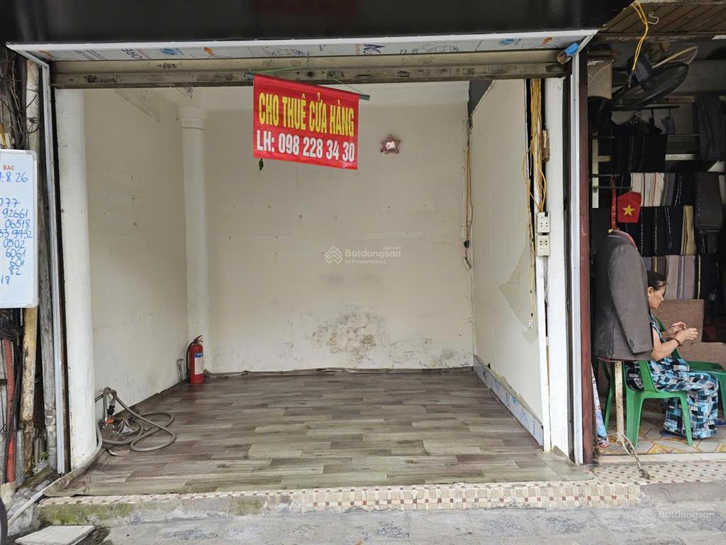 Cho thuê cửa hàng mặt tiền phố cổ  tọa độ vàng ngã tư hàng giấy  hàng đậu