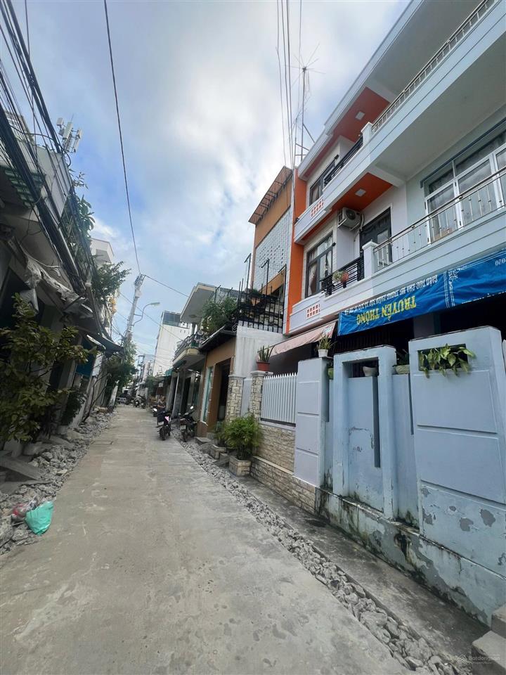 Kẹt bank bán gấp nhà 3 tầng trung tâm nha trang 5 tỷ