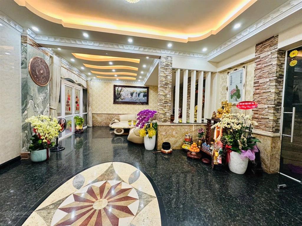 Cho thuê tòa nhà mặt tiền trần quang diệu quận 3