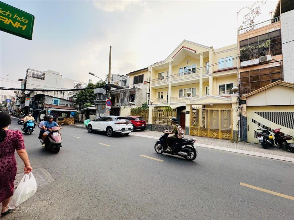 Cho thuê tòa nhà mặt tiền trần quang diệu quận 3