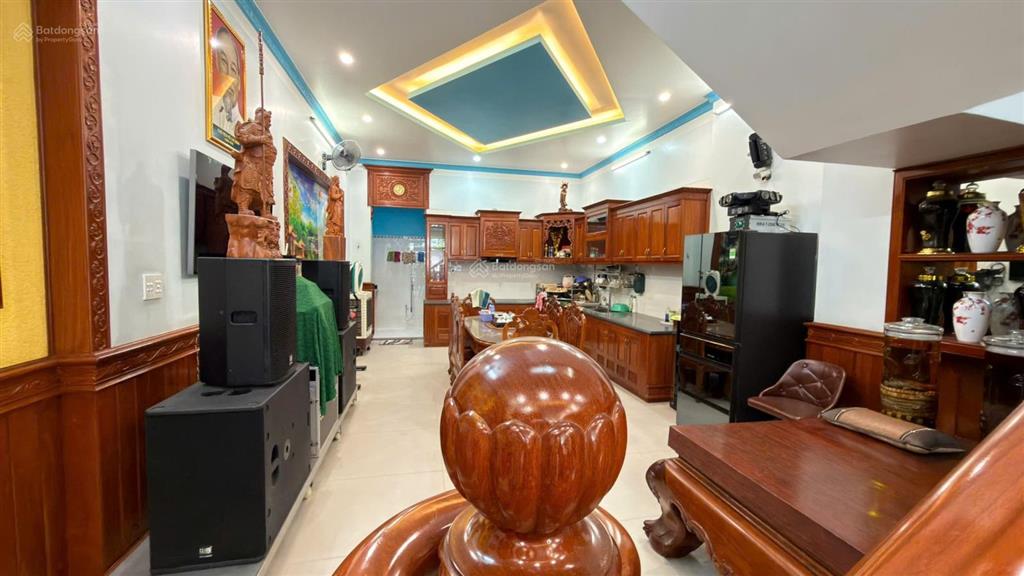 Chủ nhà bán nhà mặt phố đường n1, khu 550, vincom dĩ an