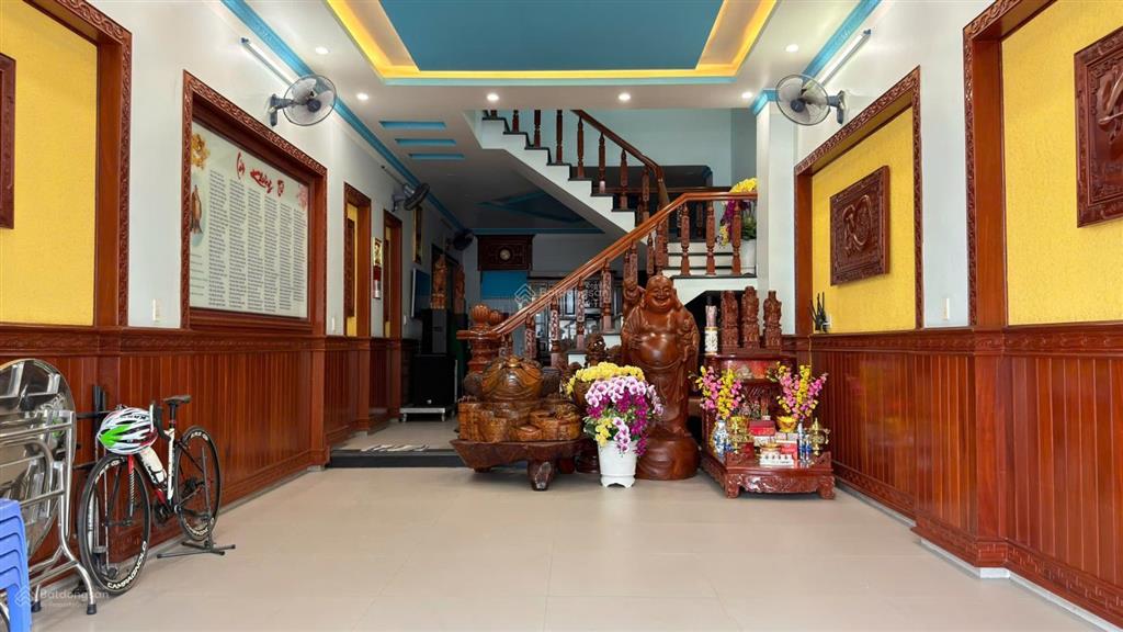 Chủ nhà bán nhà mặt phố đường n1, khu 550, vincom dĩ an