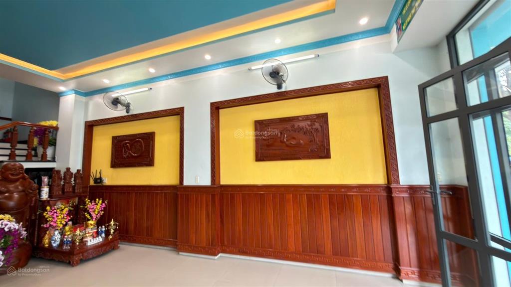 Chủ nhà bán nhà mặt phố đường n1, khu 550, vincom dĩ an