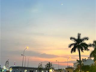 Bán lô đất diện tích 105m2.đường 30m đối diện công viên an sương