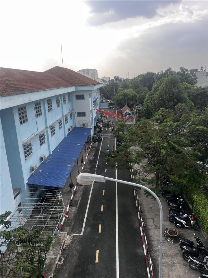 Bán nhà ngay trường học nguyễn thị định