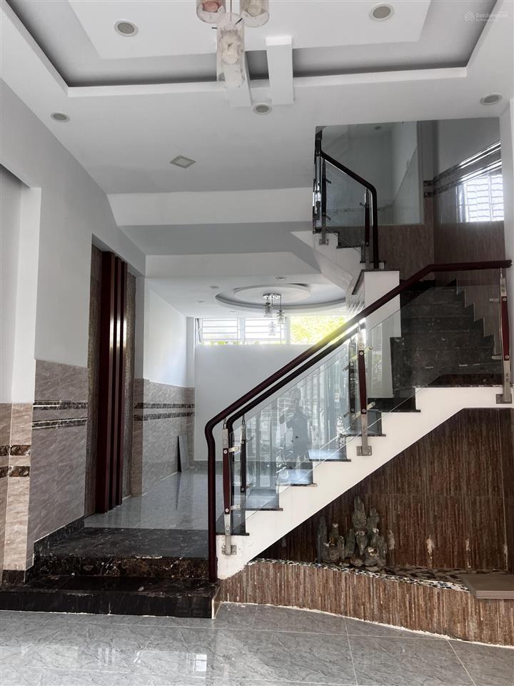 Bán nhà ngay trường học nguyễn thị định