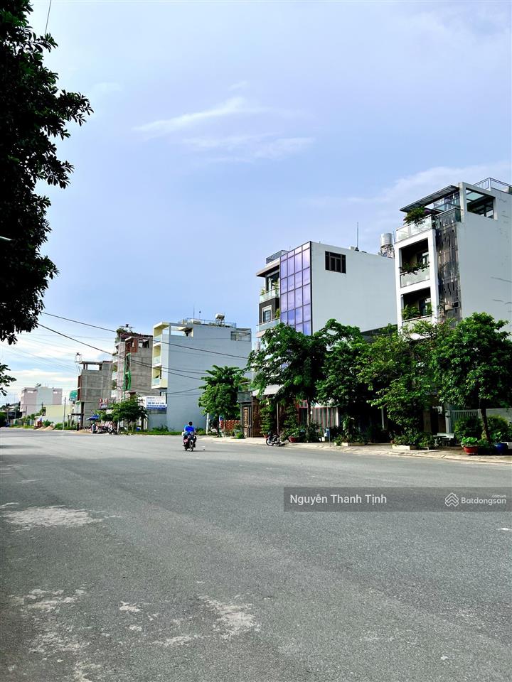 Bán lô góc 2 mặt tiền đường 30m kdc an sương