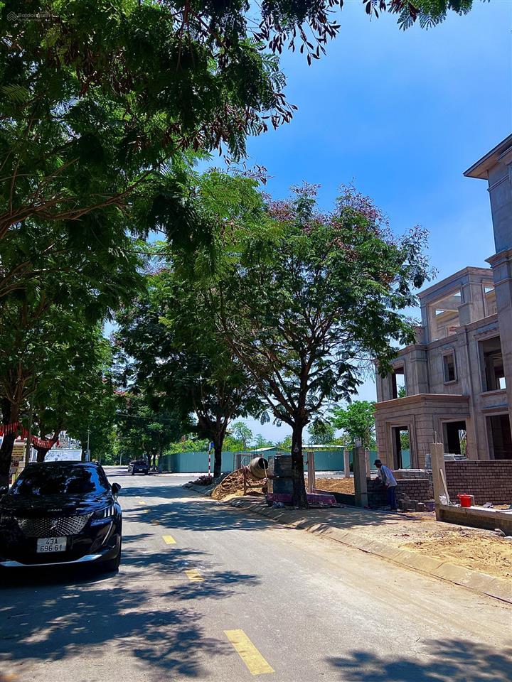 Bán căn biệt thự mặt tiền sông sài gòn, giá tốt thị trường