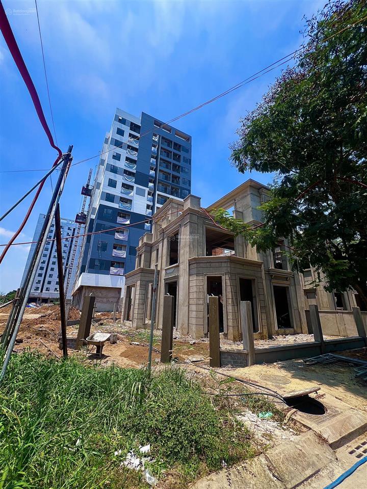 Bán căn biệt thự mặt tiền sông sài gòn, giá tốt thị trường