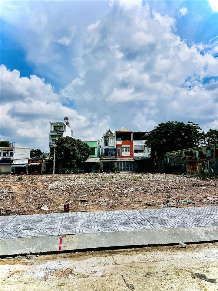 Bán đất 3 mặt tiền kdc an sương dt 2.680m²