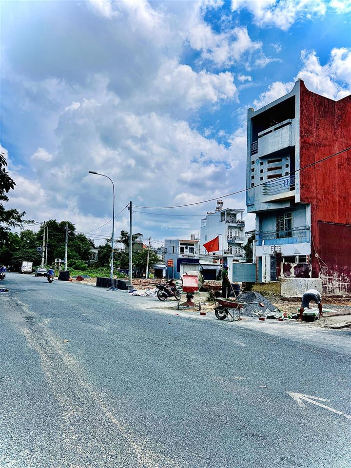 Bán đất 3 mặt tiền kdc an sương dt 2.680m²