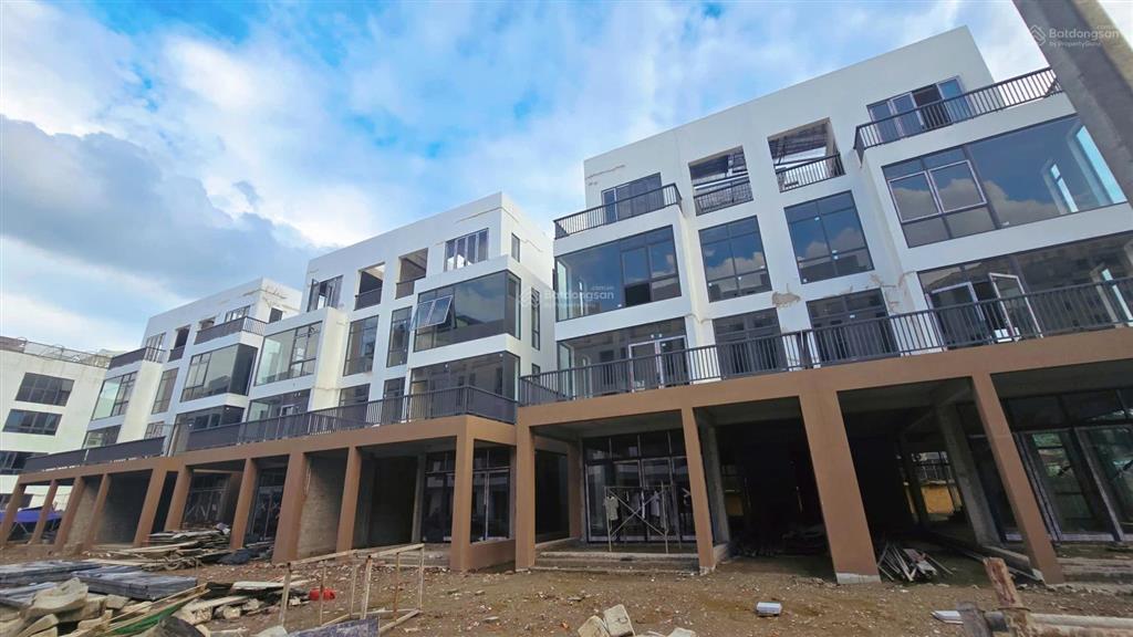 Biệt thự lạc trung 300m² sân vườn riêng hàng hiếm gần hồ gươm