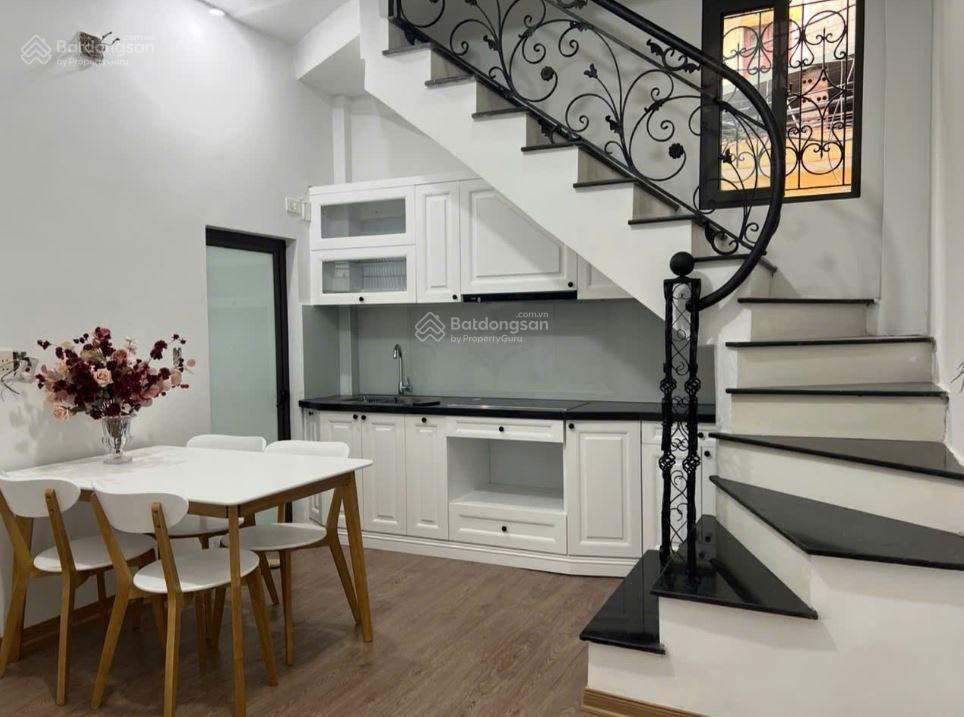 Cho thuê nr 21 lò đúc, 12 triệu, 20m2, 2pn, 3wc, thiết kế hiện đại, đồ cơ bản