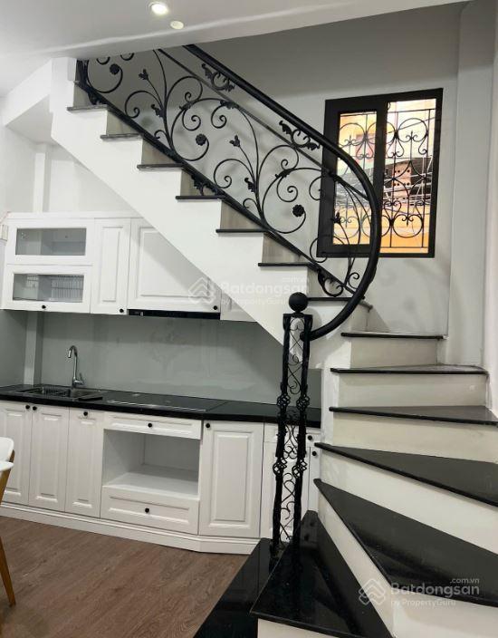Cho thuê nr 21 lò đúc, 12 triệu, 20m2, 2pn, 3wc, thiết kế hiện đại, đồ cơ bản