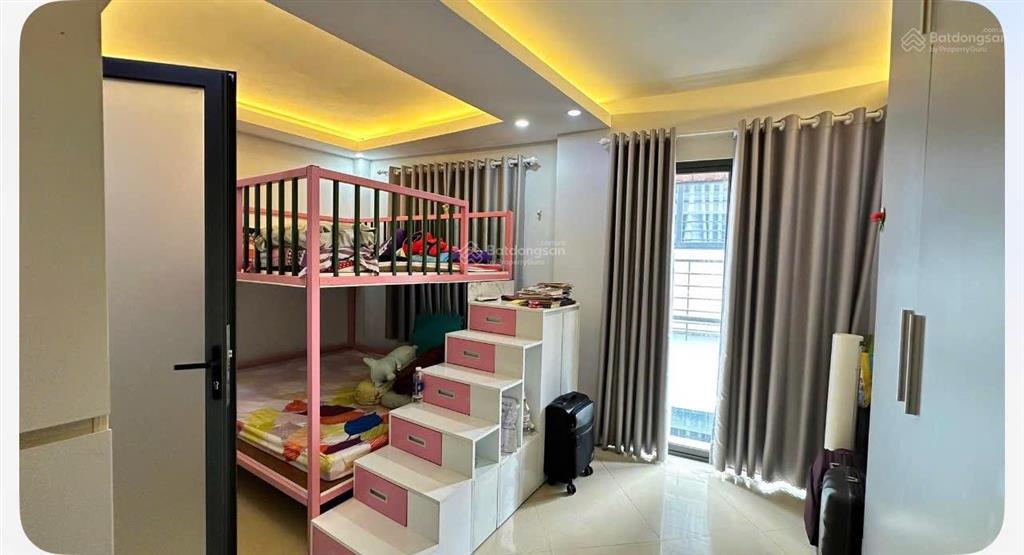 Bán nhà quận 3 đường trần quang diệu 30.4m2, giá 5.9 tỷ