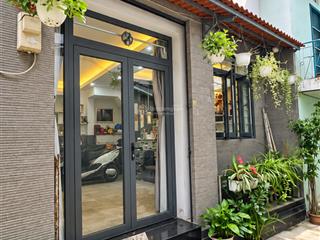 Bán nhà quận 3 đường trần quang diệu 30.4m2, giá 5.9 tỷ
