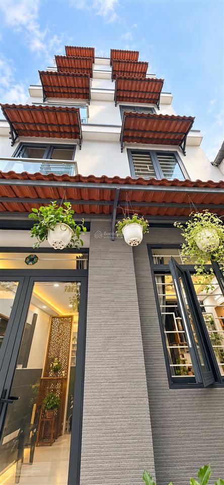 Bán nhà quận 3 đường trần quang diệu 30.4m2, giá 5.9 tỷ