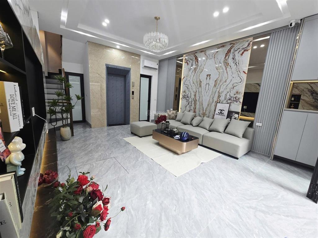 Bán nhà giang văn minh 40m 6 tầng lô góc  thang máy  cách 60m ra mặt phố giá 13 tỷ