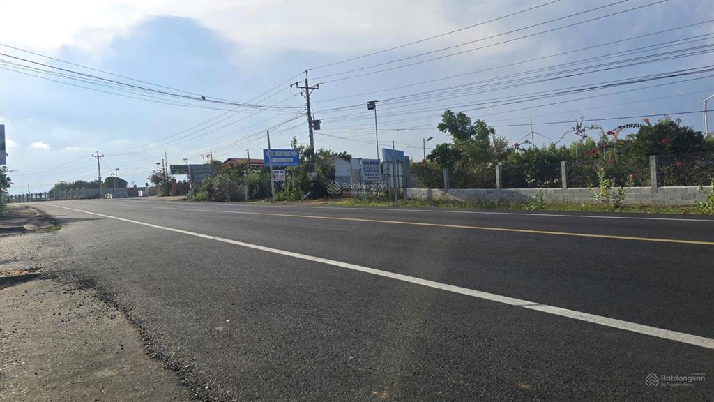 Bán 11.489m2 đất hòa thắng, bắc bình, bình thuận  ngang 96,98m nở hậu 126,38m  giá 35 tỷ