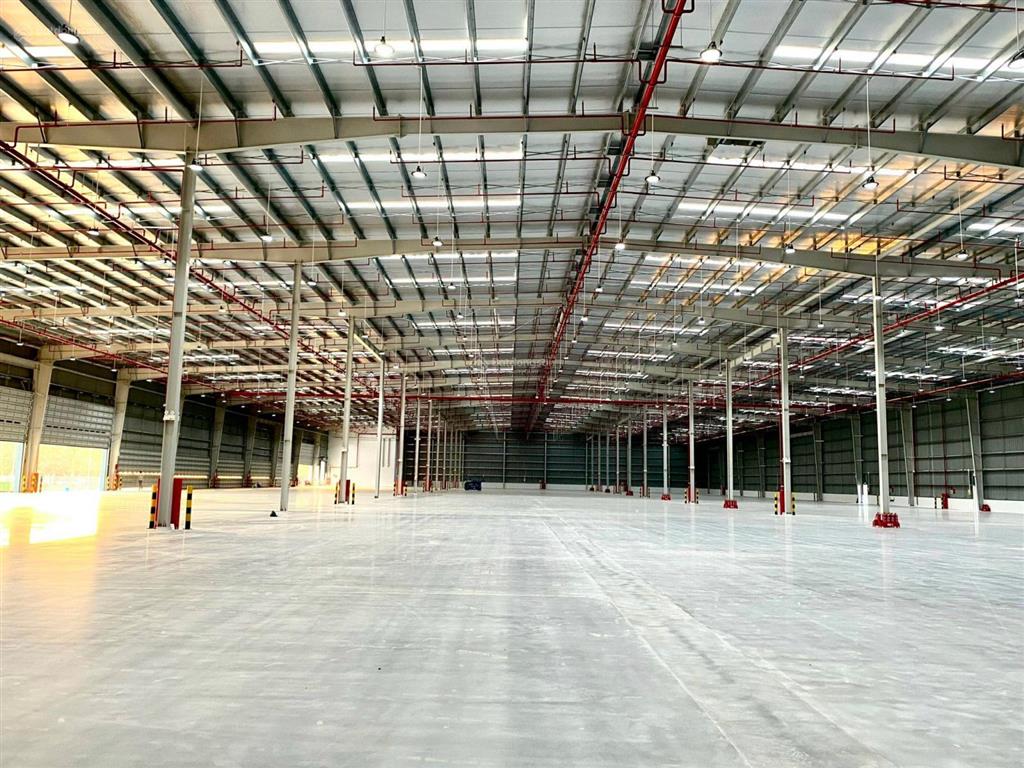 Công ty hoa phượng cho thuê kho, xưởng kcn quang minh. gần sân bay nội bài. 500m2  20.000m2
