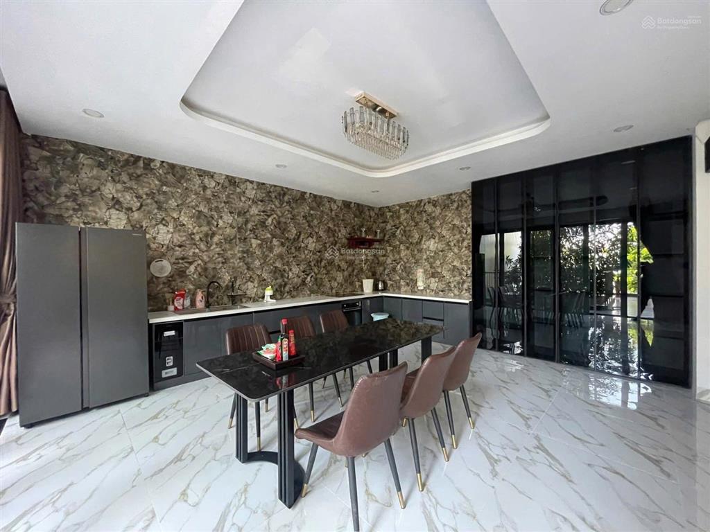 Bán hoặc cho thuê villa 270m(15x18) đường anh thơ, 6pn 6wc giá thuê 95tr  giá bán 29ty5 e đức lvcc