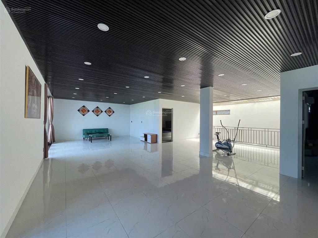 Bán hoặc cho thuê villa 270m(15x18) đường anh thơ, 6pn 6wc giá thuê 95tr  giá bán 29ty5 e đức lvcc