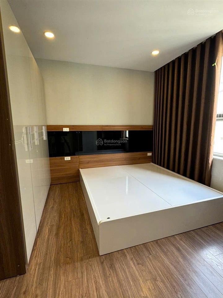 Em cần bán căn hộ 2 phòng ngủ chung cư royal park, bc đông nam, đang cho thuê 14tr/tháng