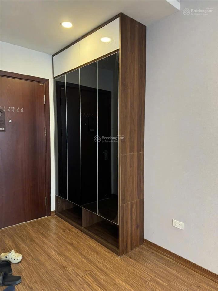 Em cần bán căn hộ 2 phòng ngủ chung cư royal park, bc đông nam, đang cho thuê 14tr/tháng