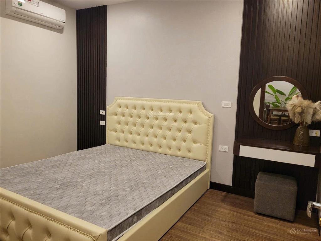 Em cần bán căn hộ 2 phòng ngủ chung cư royal park, bc đông nam, đang cho thuê 14tr/tháng