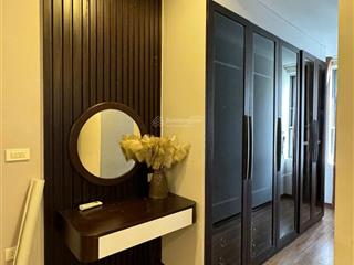 Em cần bán căn hộ 2 phòng ngủ chung cư royal park, bc đông nam, đang cho thuê 14tr/tháng