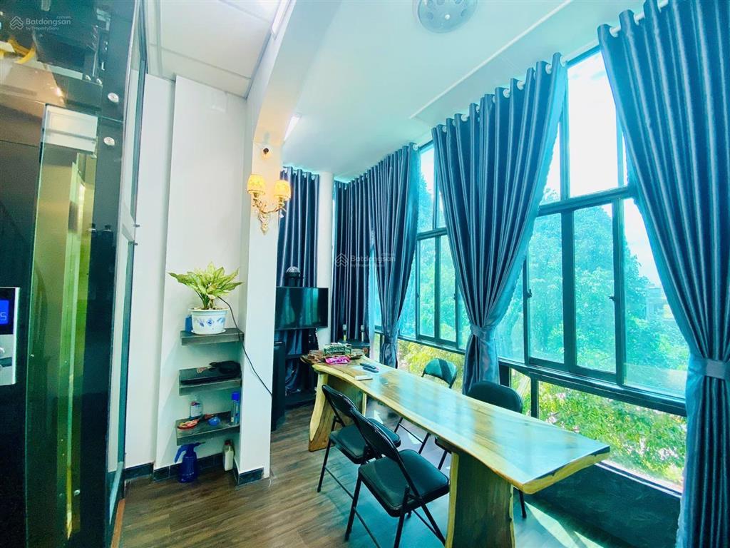 Bán nhà mặt tiền nguyễn ái quốc, mặt tiền 4,7m, có tháng máy, 2 mặt tiền