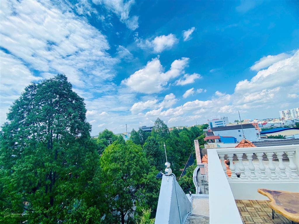 Bán nhà mặt tiền nguyễn ái quốc, mặt tiền 4,7m, có tháng máy, 2 mặt tiền
