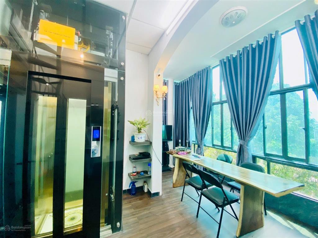 Bán nhà mặt tiền nguyễn ái quốc, mặt tiền 4,7m, có tháng máy, 2 mặt tiền