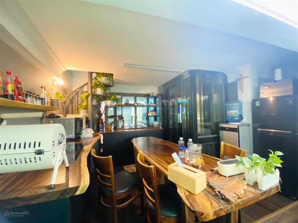 Bán nhà mặt tiền nguyễn ái quốc, mặt tiền 4,7m, có tháng máy, 2 mặt tiền