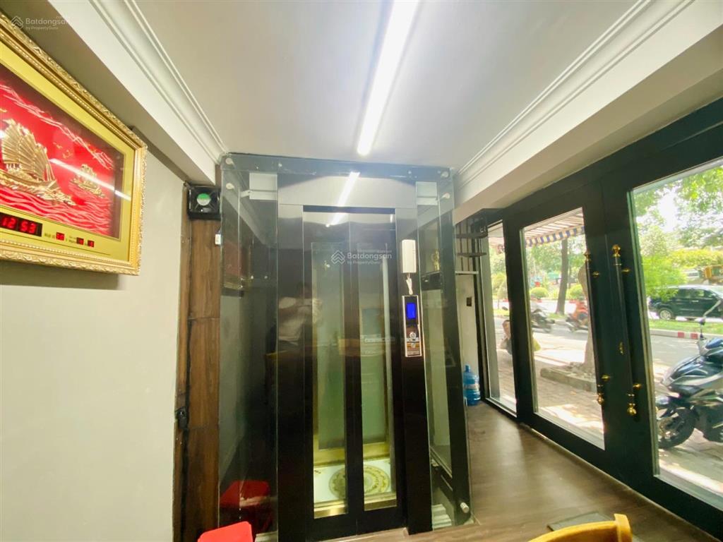 Bán nhà mặt tiền nguyễn ái quốc, mặt tiền 4,7m, có tháng máy, 2 mặt tiền