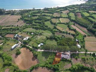 Chủ tôm vỡ nợ cần bán nhanh lô đất full thổ cư  view biển, giá chỉ 6,5tr/m2. phù hợp kd homestay