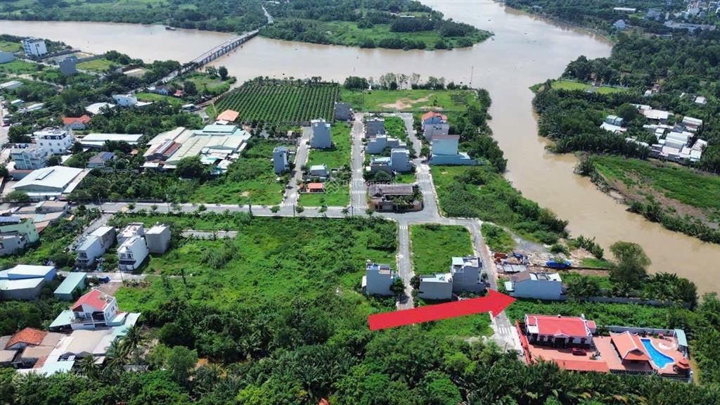 Đất giáp sông giảm 800 triệu còn 7,2 tỷ (giá cũ 8 tỷ) kdc long thuận villa đường long thuận q9 cũ