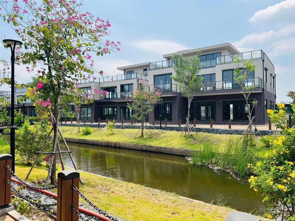 Biệt thự 300m2 trực tiếp cđt thanh toán tiến độ giá chỉ 11.5 tỷ,  0933 068 *** mr. đạt