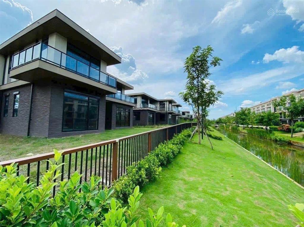 Biệt thự 300m2 trực tiếp cđt thanh toán tiến độ giá chỉ 11.5 tỷ,  0933 068 *** mr. đạt