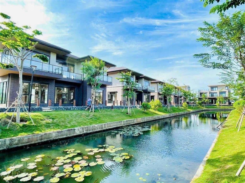 Biệt thự 300m2 trực tiếp cđt thanh toán tiến độ giá chỉ 11.5 tỷ,  0933 068 *** mr. đạt