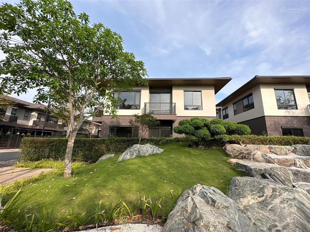 Cần bán gấp căn biệt thự song lập ngay công viên giá tốt nhất thị trường 6.7 tỷ   0933 068 ***