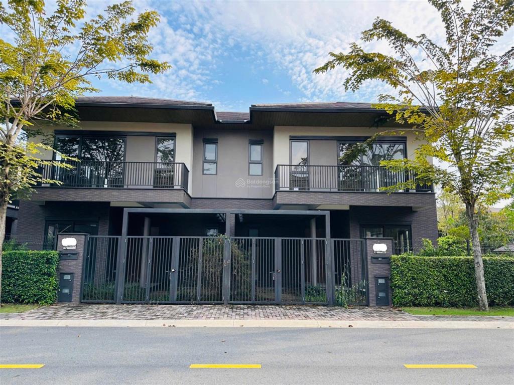 Cần bán gấp căn biệt thự song lập ngay công viên giá tốt nhất thị trường 6.7 tỷ   0933 068 ***