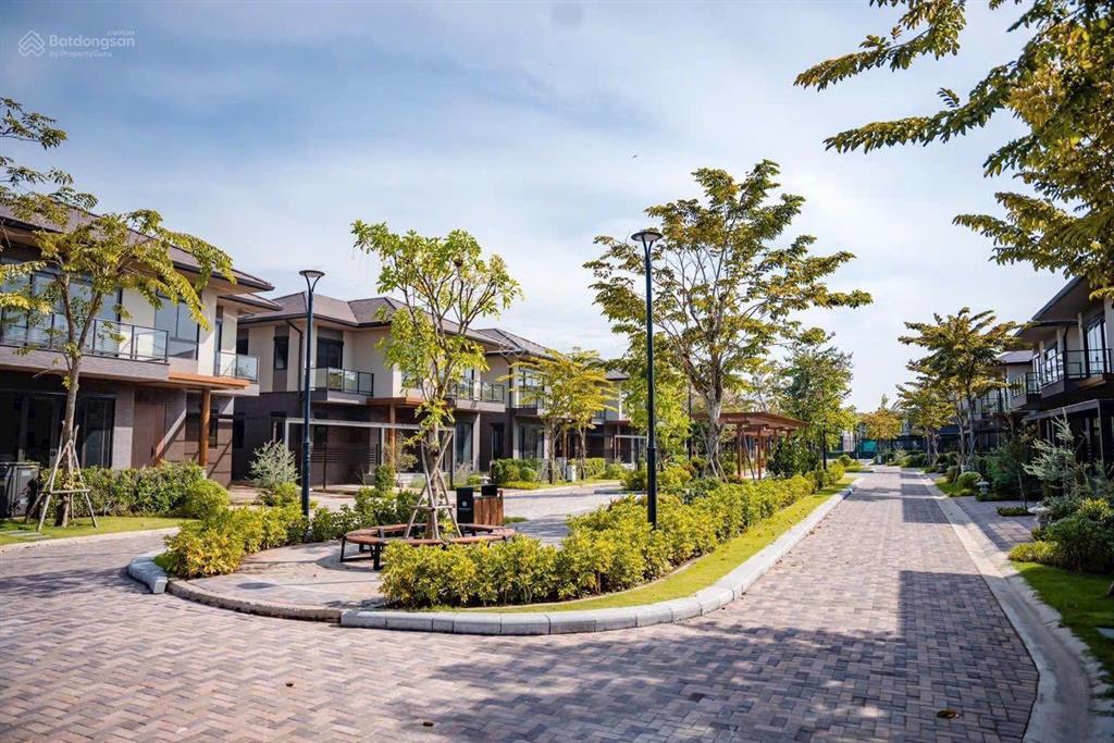 Chủ cần tiền cần bán gấp căn biệt thự đơn lập 225m2 giá chỉ 9.5 tỷ,  0933 068 *** em đạt