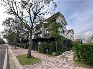 Chủ cần tiền cần bán gấp nhà phố vườn 2 lầu vị trí đẹp chỉ 4.7 tỷ,  0933 068 *** mr. đạt