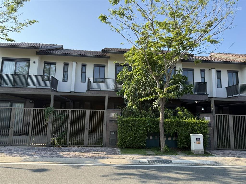 Chủ cần tiền cần bán gấp nhà phố vườn 1 lầu waterpoint giá chỉ 4 tỷ   0933 068 *** e. đạt