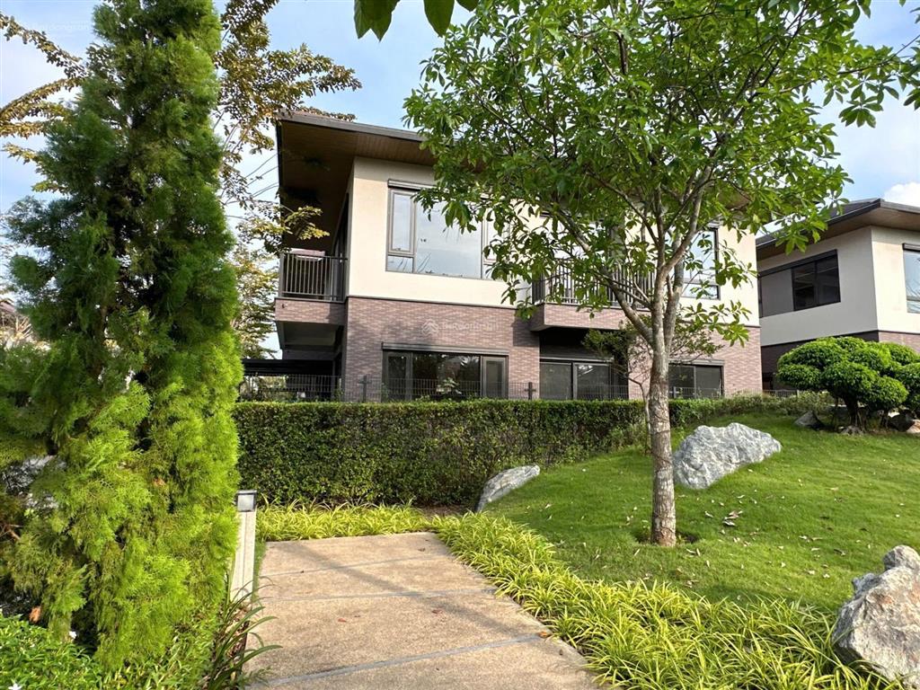 Cần bán gấp căn biệt thự song lập ngay công viên giá tốt hơn thị trường 6,3 tỷ   0933 068 ***